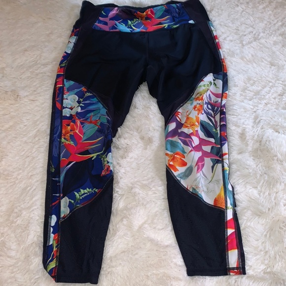 Athleta Pants - Athleta Navy Floral Workout Pants Size XL